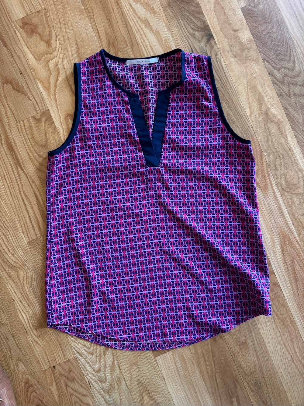 41 Hawthorn Pink and Navy Geometric Sleeveless Split-Neck Top